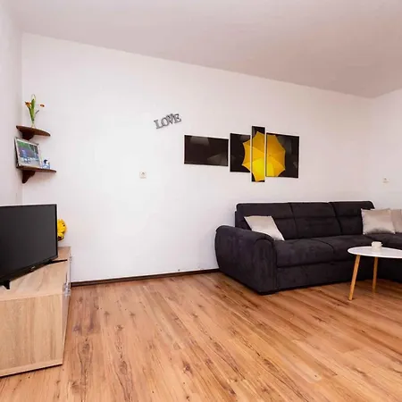 شقة Two-bedroom Near Sea مالينسكا