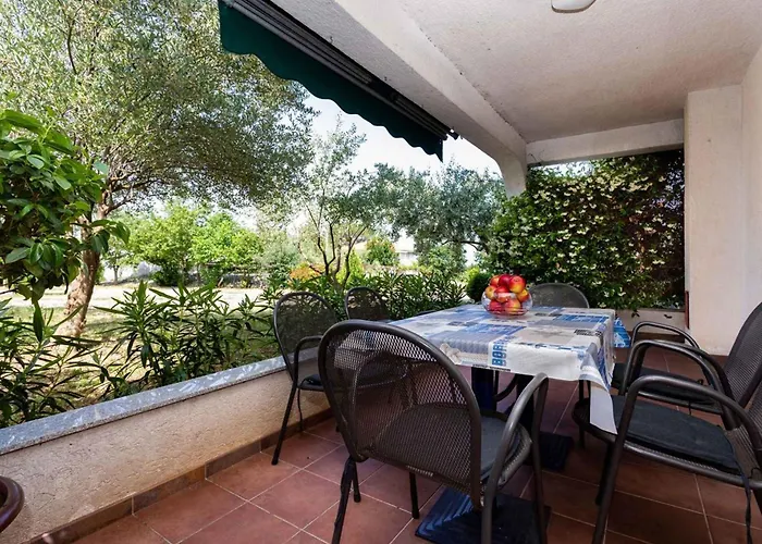 דירה Two-bedroom Near Sea