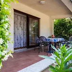 Two-bedroom Near Sea *