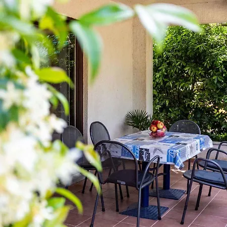 Two-bedroom Near Sea * Malinska