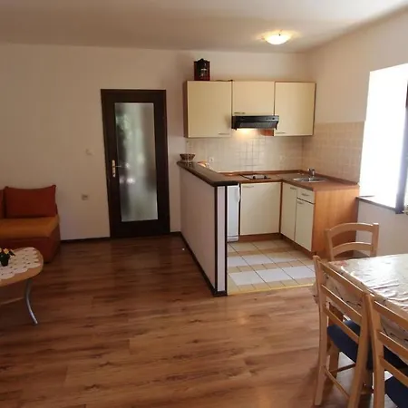 Apartment Two-bedroom Near Sea Malinska