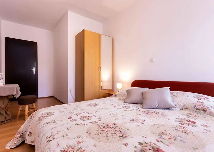Two-bedroom Near Sea Apartman Malinska