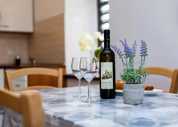 Апартаменты Two-bedroom Near Sea Малинска
